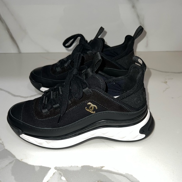 CHANEL
**SOLD** Velvet Calfskin Mixed Fibers CC Sneakers Black 36 - Picture 4 of 15